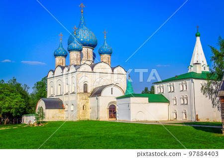 Suzdal village in Golden Ring of Russia, idyllic landscape 97884403