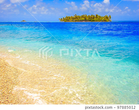 Bora Bora Tropical paradise, Idyllic turquoise beach in French Polynesia, Tahiti 97885012