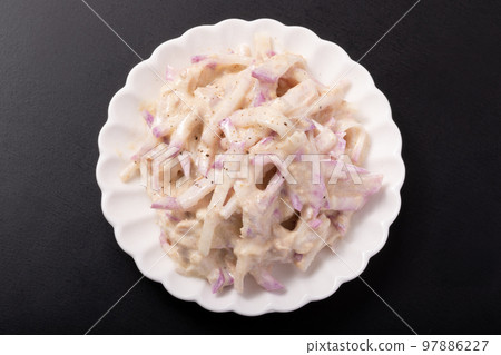 Red shigure radish and tuna mayonnaise salad Red shigure radish and tuna mayonnaise salad 97886227