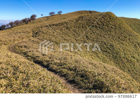 從滋賀縣石雨嶺攀登鈴鹿山地龍岳:從石雨嶺到龍嶽山頂的山脊線 從滋賀縣石雨嶺攀登鈴鹿山地龍岳:從石雨嶺到龍嶽山頂的山脊線 97886617