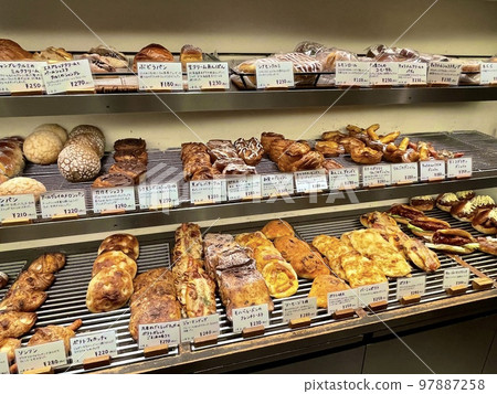 [Hyogo] Kobe Bread Yakidokoro RIKI ~Bread Display Shelves~ 97887258
