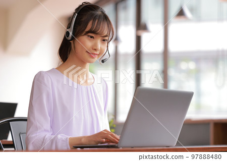 運營商 female_lavender 襯衫 1 97888480