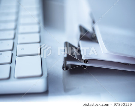 文件和個人計算機的商業形象 文件和個人計算機的商業形象 97890139