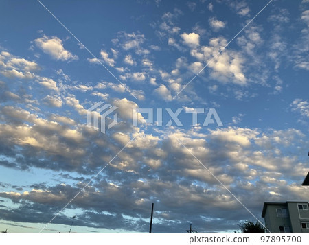 It is a landscape of mysterious sunset clouds in the evening of the end of July. 97895700