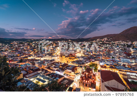 Night view of Guanajuato, a city in Mexico, seen from the observatory 97895768