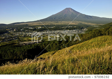 Mt. Fuji seen from Mt. Koza in the Doshi massif Mt. Fuji seen from Mt. Koza in the Doshi massif 97896192