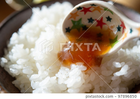 文火煮比目魚 97896850