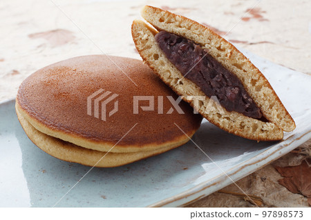 Dorayaki 97898573
