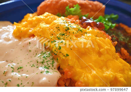 炸肉餅和厚半蛋包飯 炸肉餅和厚半蛋包飯 97899647