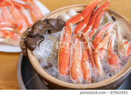 蟹肉火鍋，一道經典的冬日佳餚 97902401