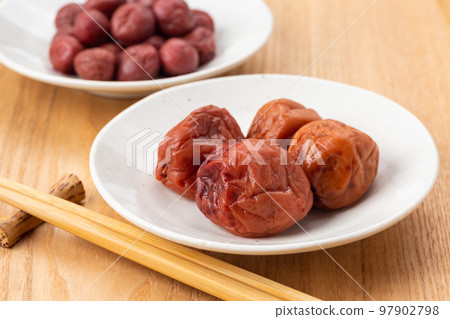 Two kinds of pickled plums 97902798