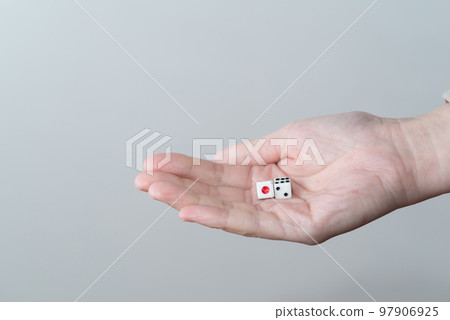 Roll the dice Roll the dice 97906925