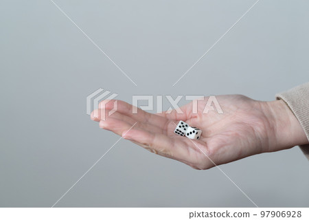 Roll the dice Roll the dice 97906928