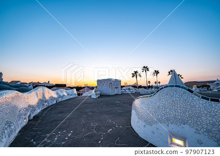 西班牙村莊在寒假_在黃昏 97907123