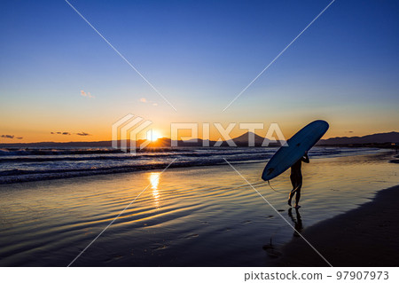 Sunset sea and Mt.Fuji 97907973