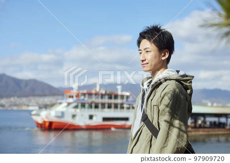 喜歡一個人旅行的日本男人 97909720