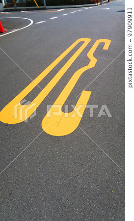 Scenery of roads and intersections 97909911