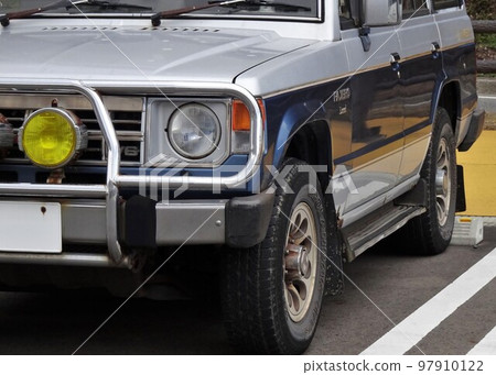 Car image Mitsubishi first-generation Pajero 5-door front mask 97910122