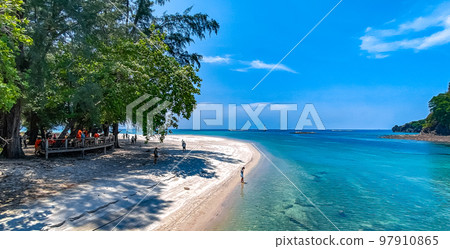 View of Ao Pante Malacca port in Koh Tarutao national park in Satun, Thailand 97910865
