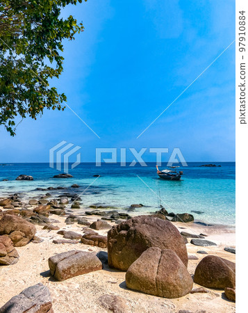 Sanom secret beach in koh Lipe, Satun, Thailand Sanom secret beach in koh Lipe, Satun, Thailand 97910884