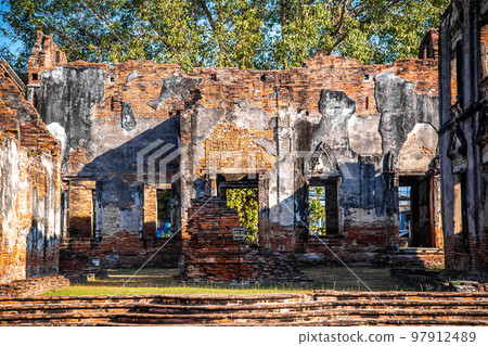 Ban Chao Wichayen ruin temple in lopburi, Thailand Ban Chao Wichayen ruin temple in lopburi, Thailand 97912489