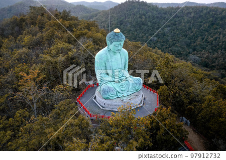 Aerial view of Wat Doi Prachan Mae Tha or Wat Phra That Doi Phra Chan in Lampang, Thailand 97912732