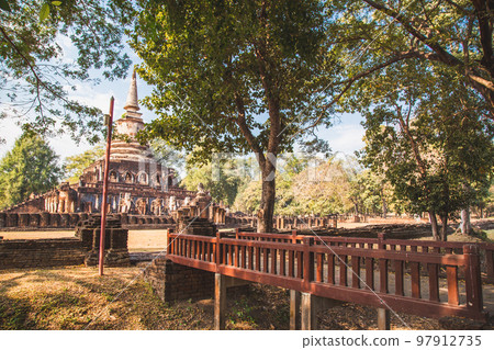 Wat Chedi Chet Thaeo or Wat Chedi Chet Thaew in Si Satchanalai historical park 97912735