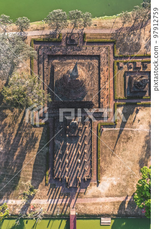 Aerial view of Wat Sra Sri or Wat Sa Si in Sukhothai historical park in Thailand Aerial view of Wat Sra Sri or Wat Sa Si in Sukhothai historical park in Thailand 97912759