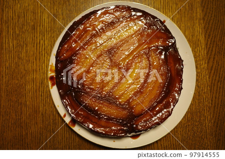Banana caramel cake Banana caramel cake 97914555