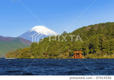箱根神社、和平鳥居和富士山/日本箱根 箱根神社、和平鳥居和富士山/日本箱根 97914598