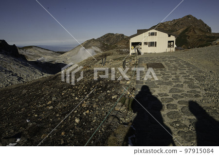 Looking back at Raichoso Looking back at Raichoso 97915084