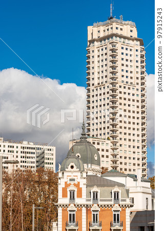 Urban Skyline in Plaza de Espana - Madrid Downtown Spain 97915243