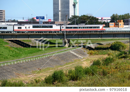 Kiha 183 和 Kilometer 182 再版噴漆車輛 97916018