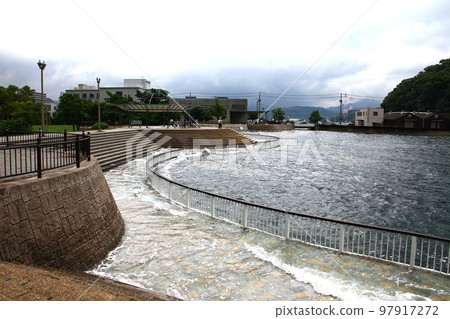 spring tide 97917272