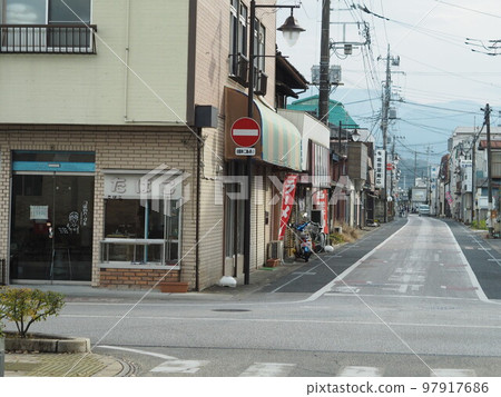 上州富岡站站前大街 上州富岡站站前大街 97917686