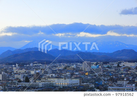 The cityscape of Utsunomiya City and the Nikko Mountain Range from the 15th floor observation lobby of the Tochigi Prefectural Office The cityscape of Utsunomiya City and the Nikko Mountain Range from the 15th floor observation lobby of the Tochigi Prefectural Office 97918562