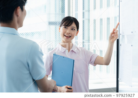 Senior staff training new employees Senior staff training new employees 97925927