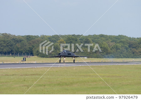 美國空軍F-117夜鷹登陸 97926479