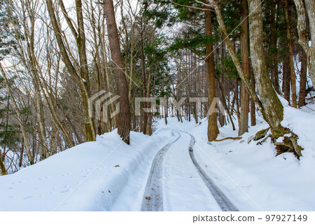 Snowy road in Miyoshi City, Tokushima Prefecture 97927149
