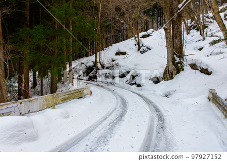 Snowy road in Miyoshi City, Tokushima Prefecture Snowy road in Miyoshi City, Tokushima Prefecture 97927152