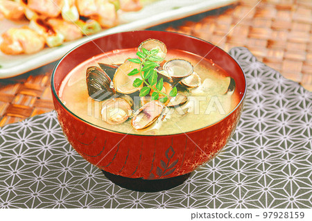 Shijimino miso soup 97928159