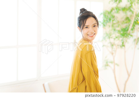 woman relaxing in the room 97928220