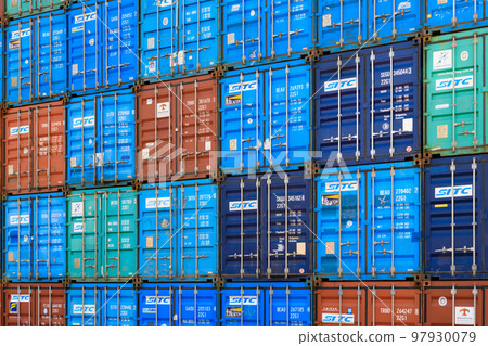 Containers for international cargo to be loaded 97930079