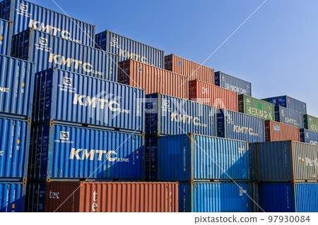 Containers for international cargo to be loaded Containers for international cargo to be loaded 97930084