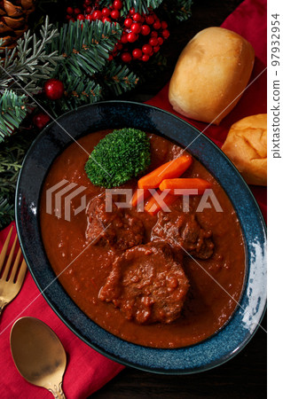 Christmas-themed beef tongue stew Christmas-themed beef tongue stew 97932954