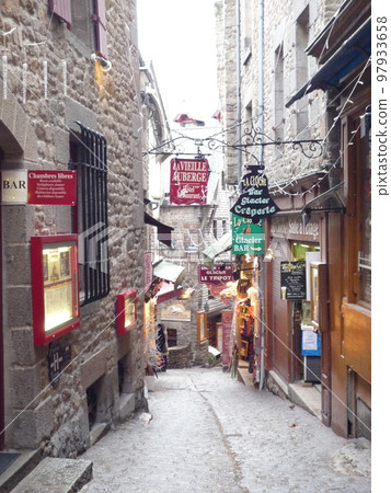 Western castle 97933658