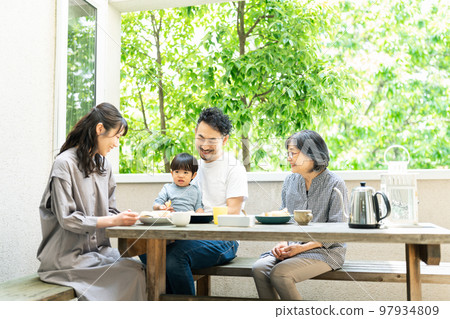 3rd generation breakfast scene 97934809