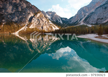lago di Braies lago di Braies 97936923