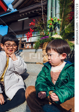 A child who makes a newbie 97937719