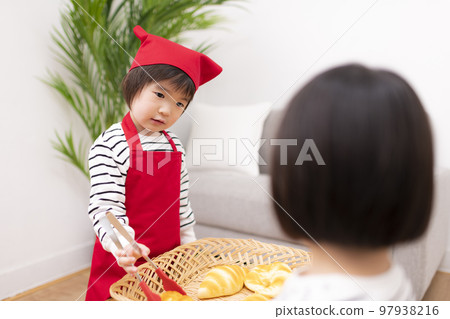 玩麵包店的女孩 97938216